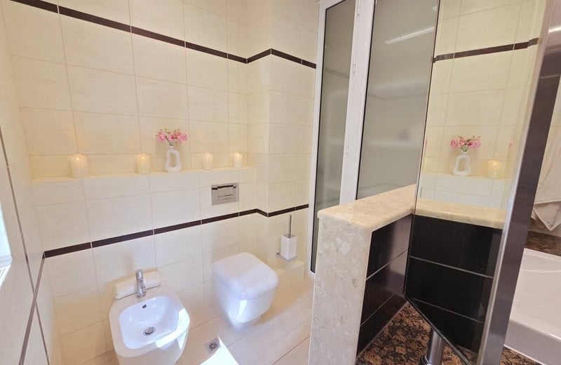 Miete einer geräumigen 4-Zimmer-Wohnung in St. St. Constantine and Helena, Varna, Bulgarien